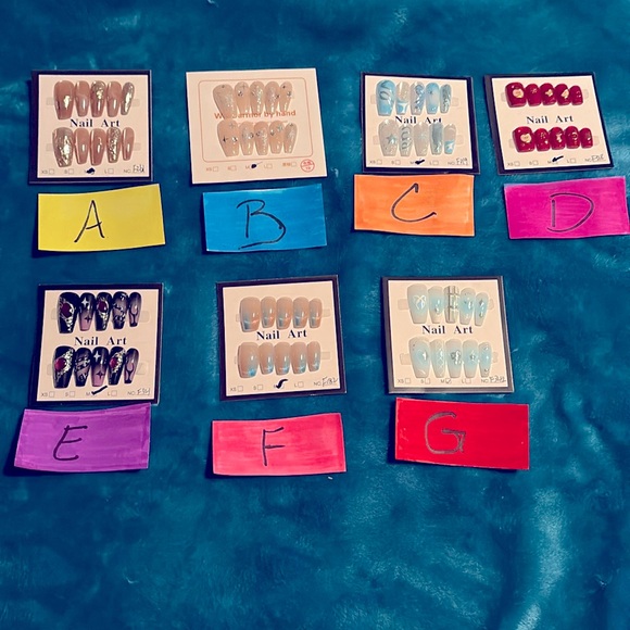 PRESS-ON NAILS - Picture 1 of 8